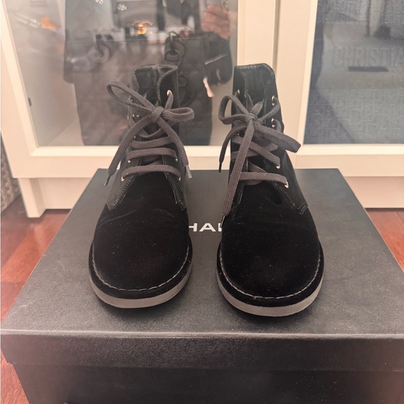 CHANEL Black Velvet Boots with Gold CC Logo-Size 36.5 - Picture 3 of 10